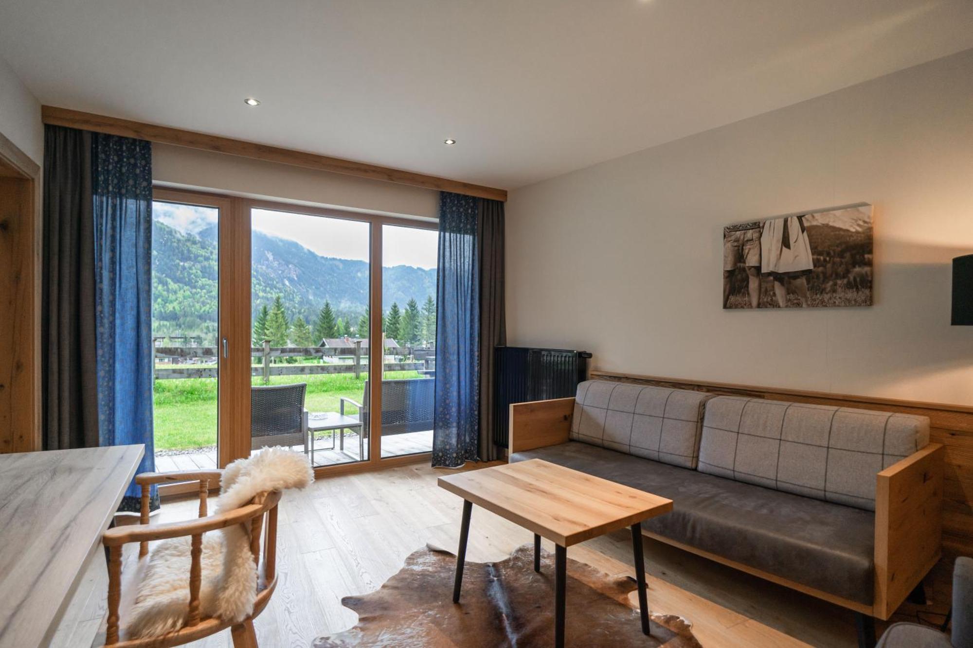 Hotel Landhaus Tirolerherz Sankt Ulrich am Pillersee Zimmer foto