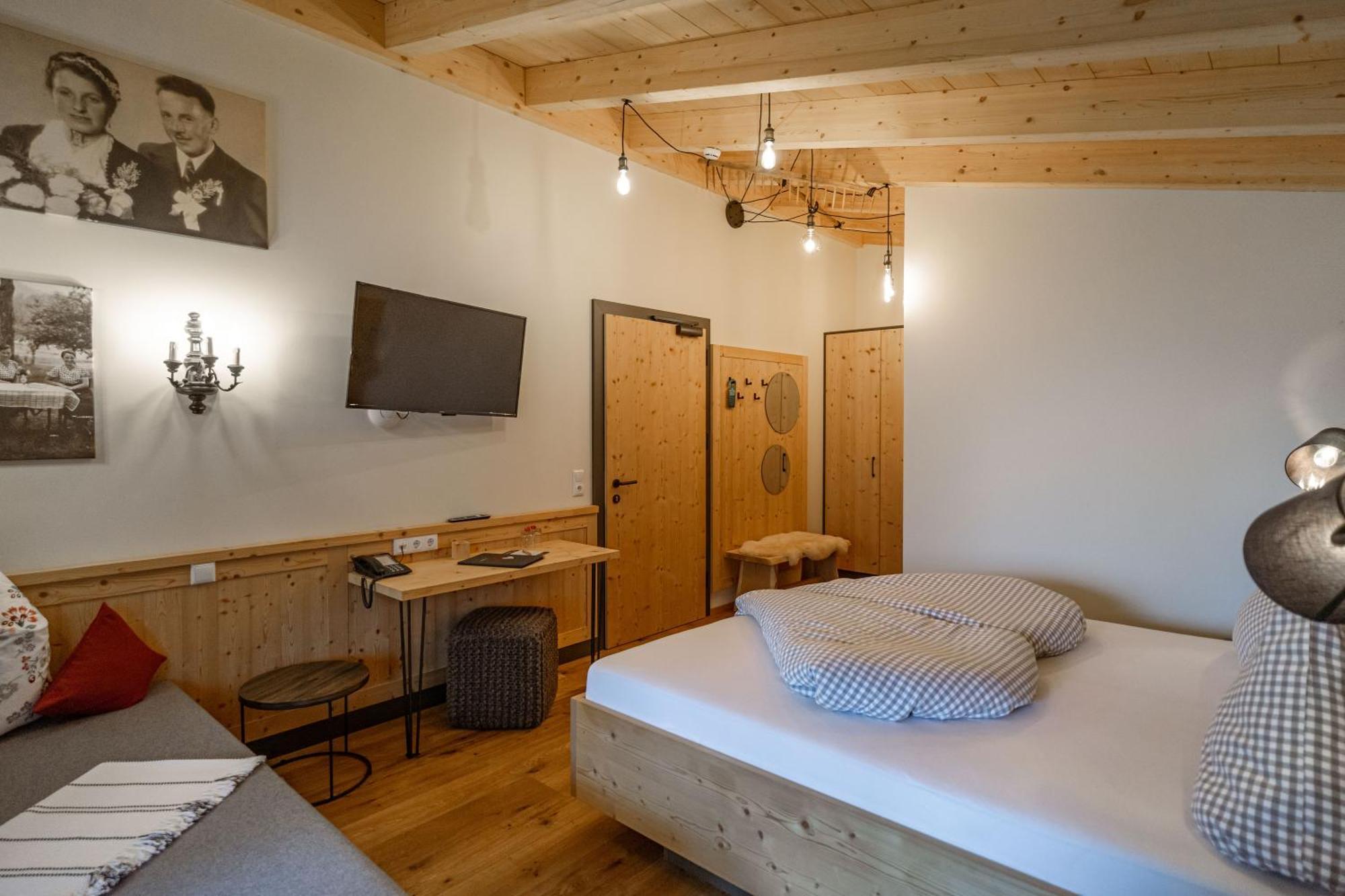 Hotel Landhaus Tirolerherz Sankt Ulrich am Pillersee Zimmer foto