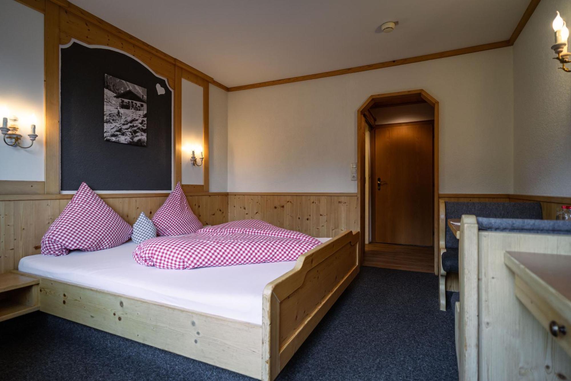 Hotel Landhaus Tirolerherz Sankt Ulrich am Pillersee Zimmer foto